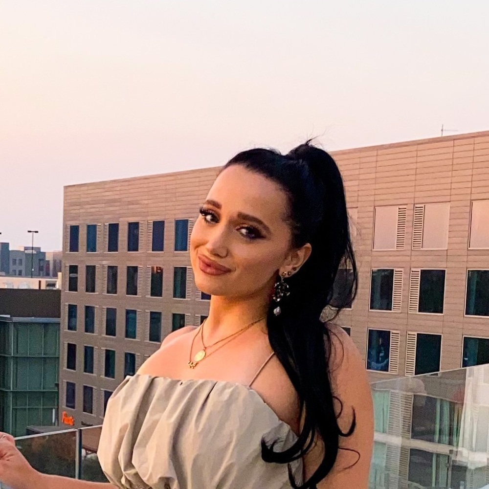 Meet your Posher, Desiree